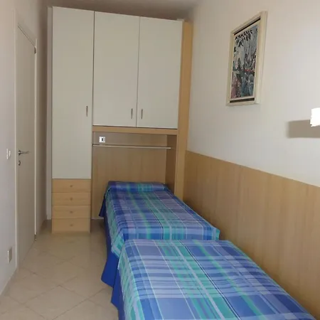 Apartament With Pool Access Near