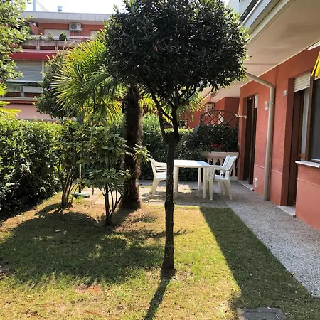 Apartament With Pool Access Near *